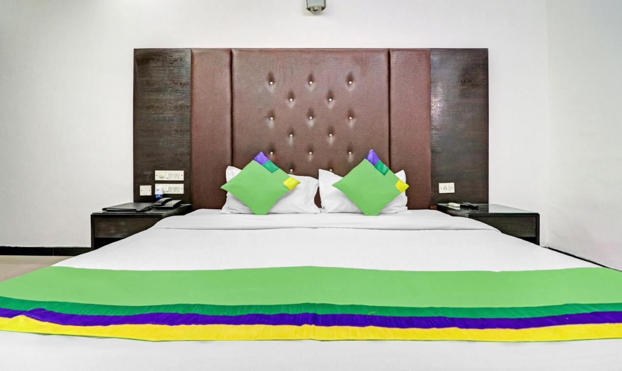 Treebo Trend Exotica Opp Sector 62 Hotel Ghaziabad Exterior foto